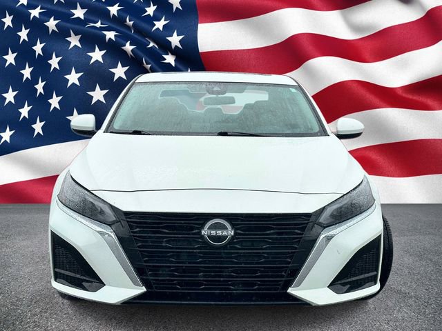 Used 2025 Nissan Altima 2.5 SV w/ SV Premium Package FWD image 3