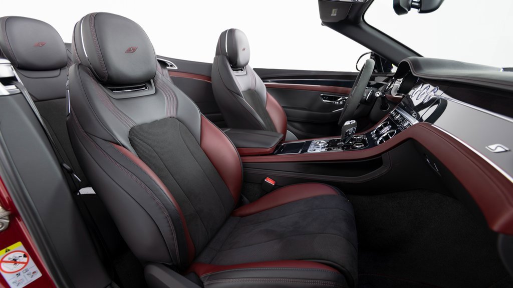 Used 2023 Bentley Continental GT V8 image 23