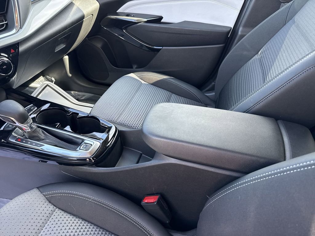 Used 2025 Chevrolet Trax LT w/ Driver Confidence Package image 22