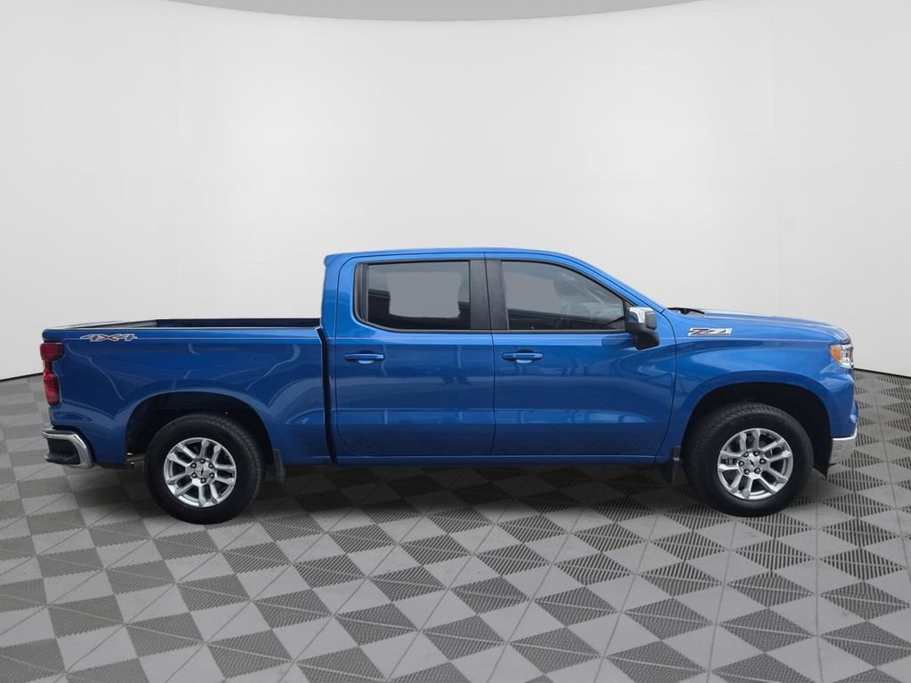 Used 2022 Chevrolet Silverado 1500 LT AWD/4WD image 5
