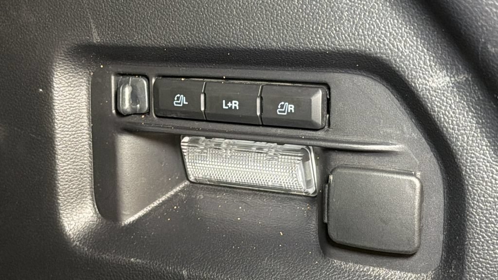 Used 2025 Ford Explorer ST AWD/4WD image 16