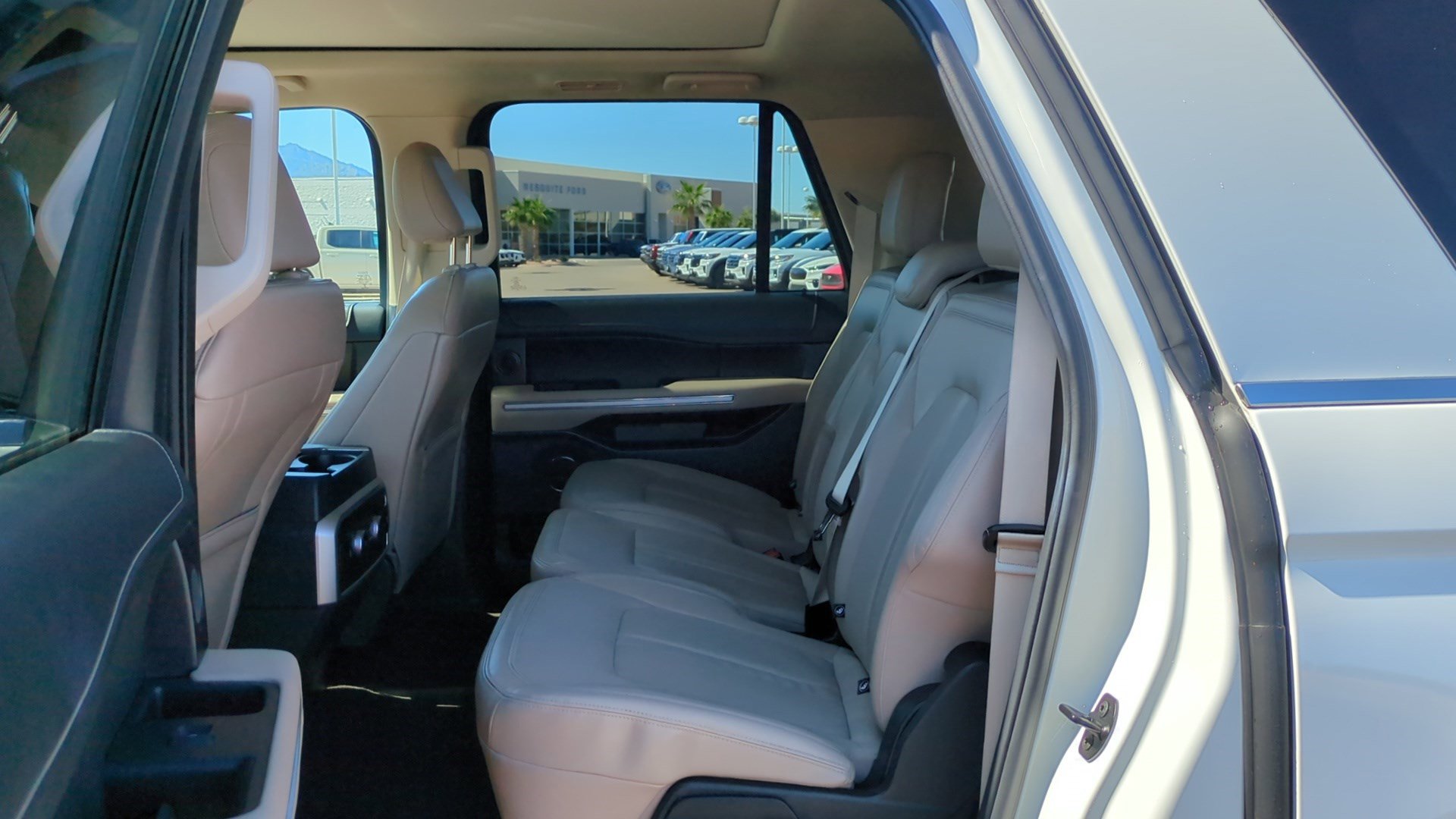 Used 2022 Ford Expedition Max Limited image 27