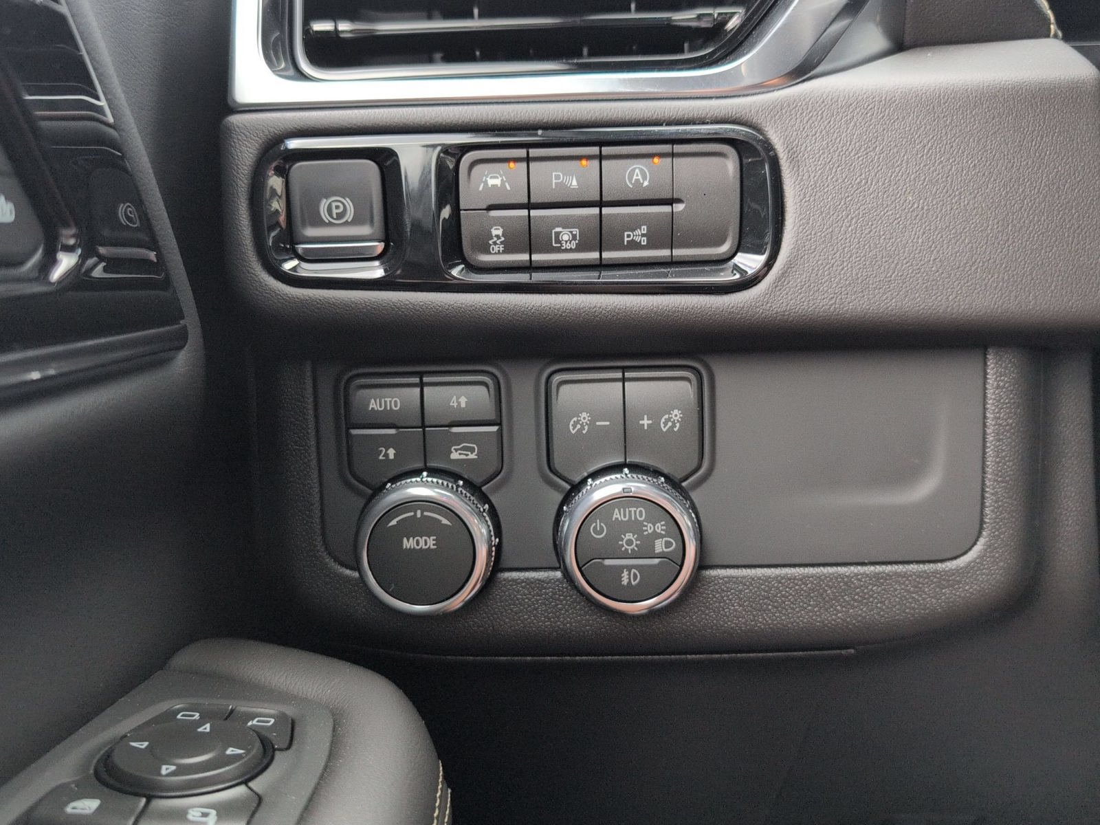 New 2026 GMC Yukon Elevation AWD/4WD image 16