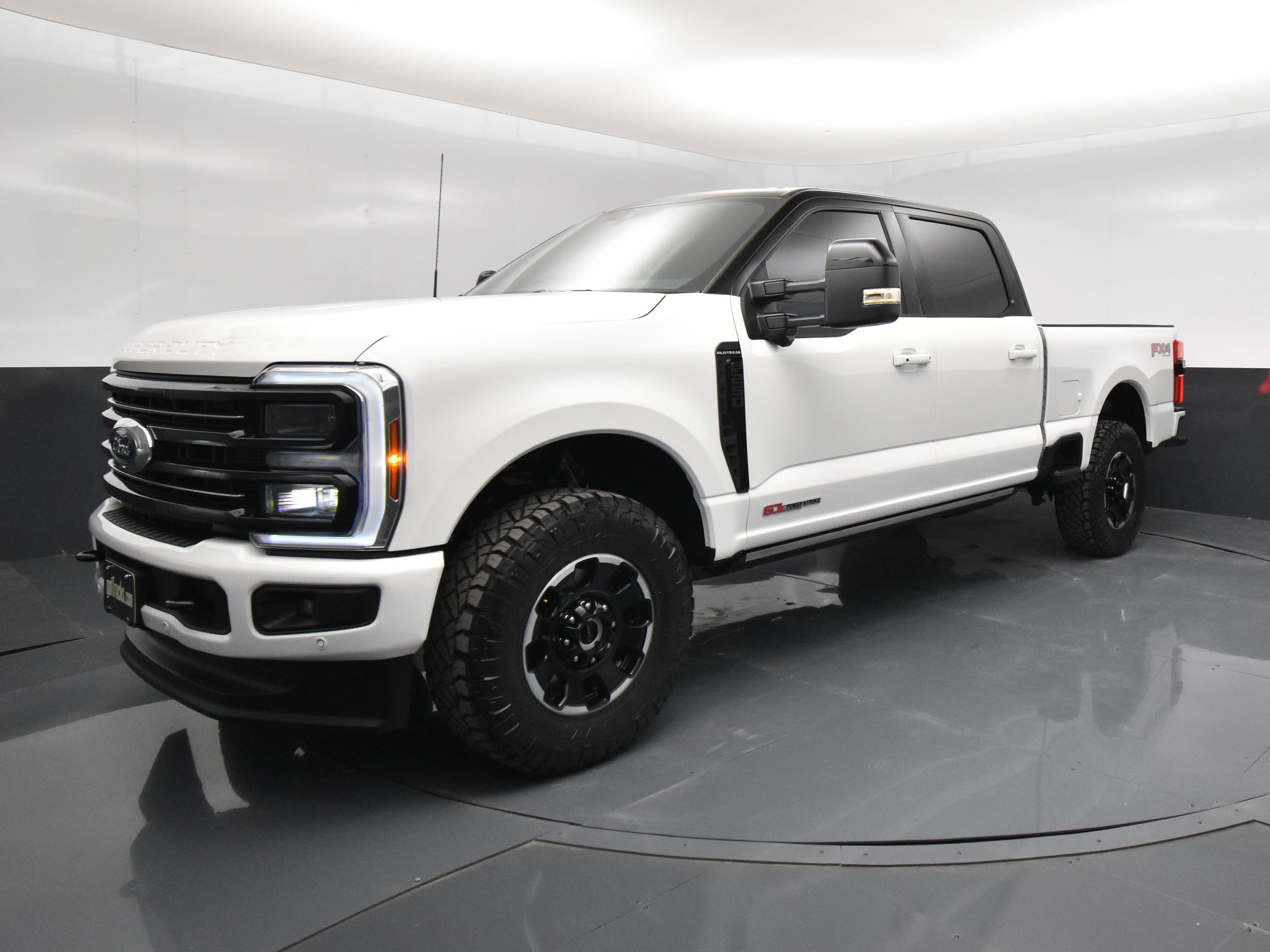 Used 2026 Ford F250 Platinum AWD/4WD image 2