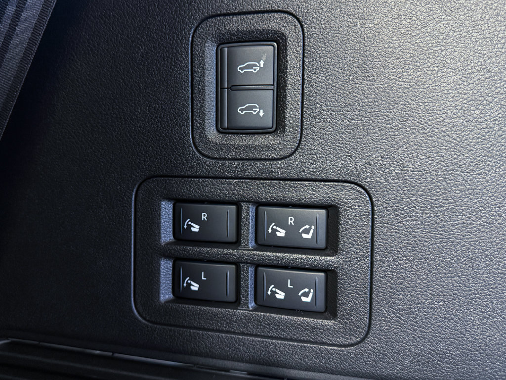 New 2026 Nissan Armada PRO-4X AWD/4WD image 38