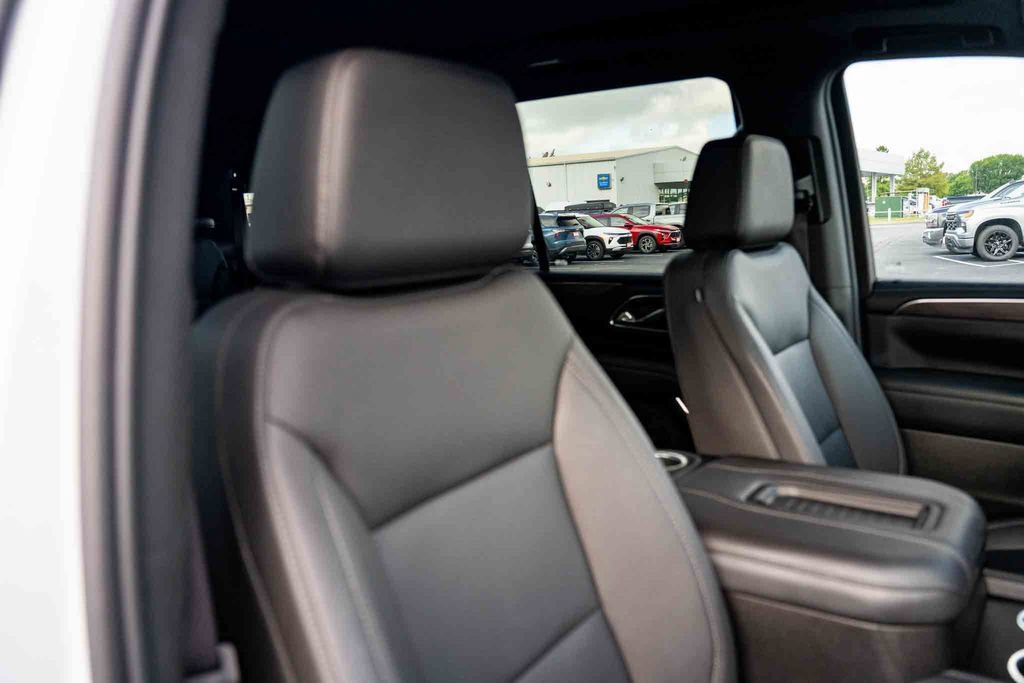 Certified 2023 Chevrolet Tahoe Z71 w/ Luxury Package AWD/4WD image 28