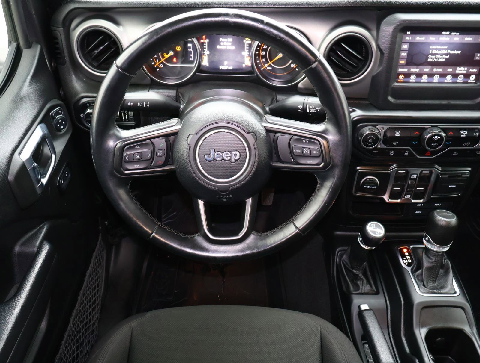 Used 2021 Jeep Gladiator Willys image 11