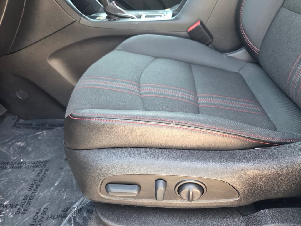 Used 2022 Chevrolet Equinox RS FWD image 11