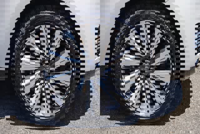 New 2024 Land Rover Range Rover SV image 11