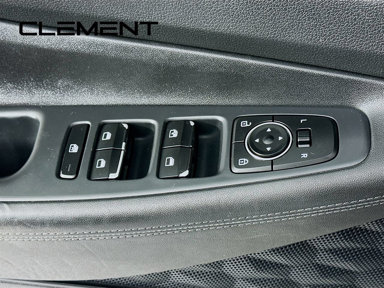Used 2022 Hyundai Santa Fe SE FWD image 24