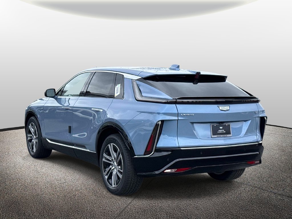 New 2027 Cadillac Lyriq Luxury w/ LPO, Floor Liner Package AWD/4WD image 4