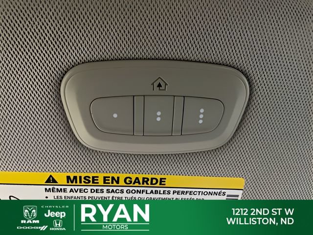 Used 2018 Chrysler Pacifica Touring-L FWD image 32
