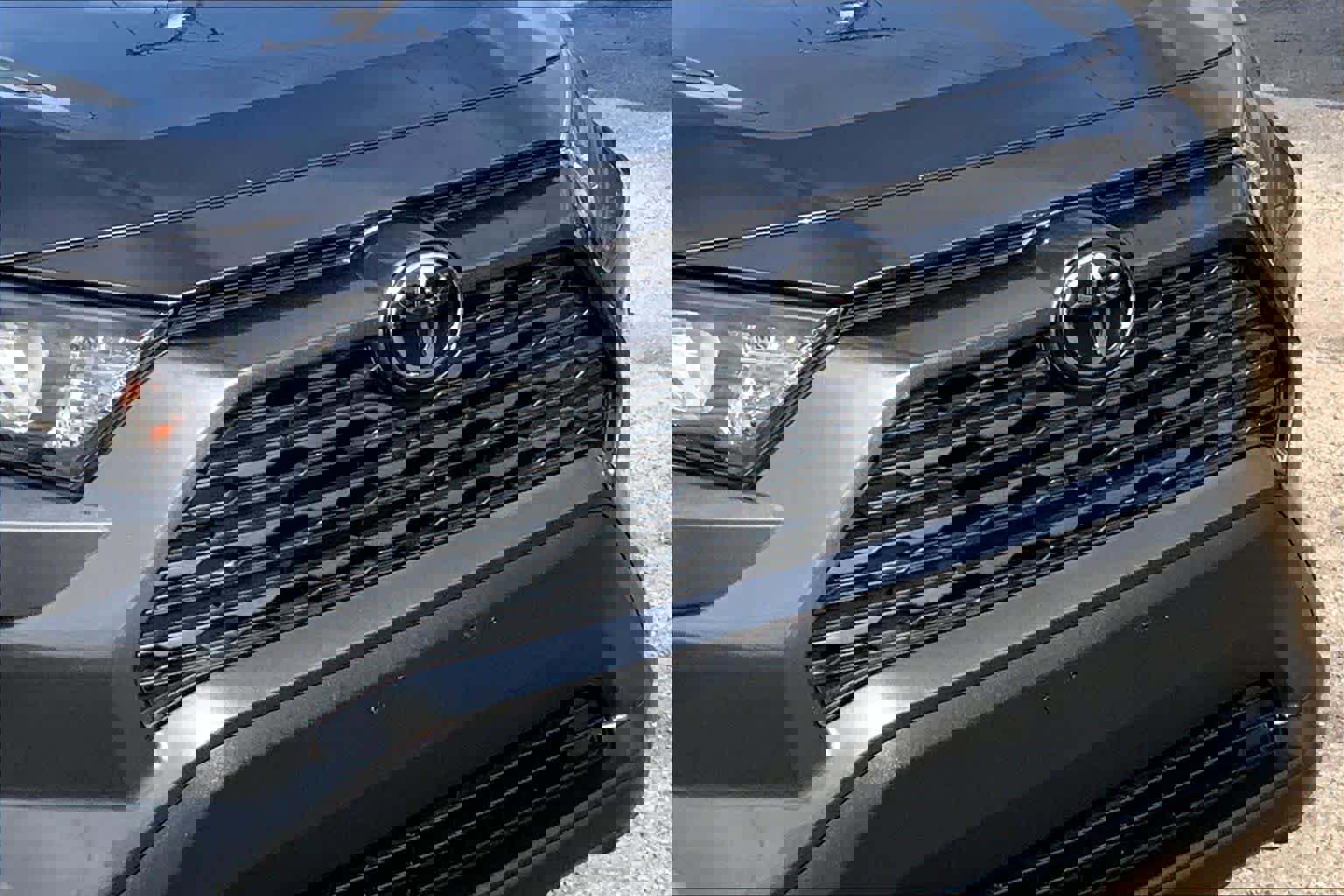 Used 2019 Toyota RAV4 LE image 26