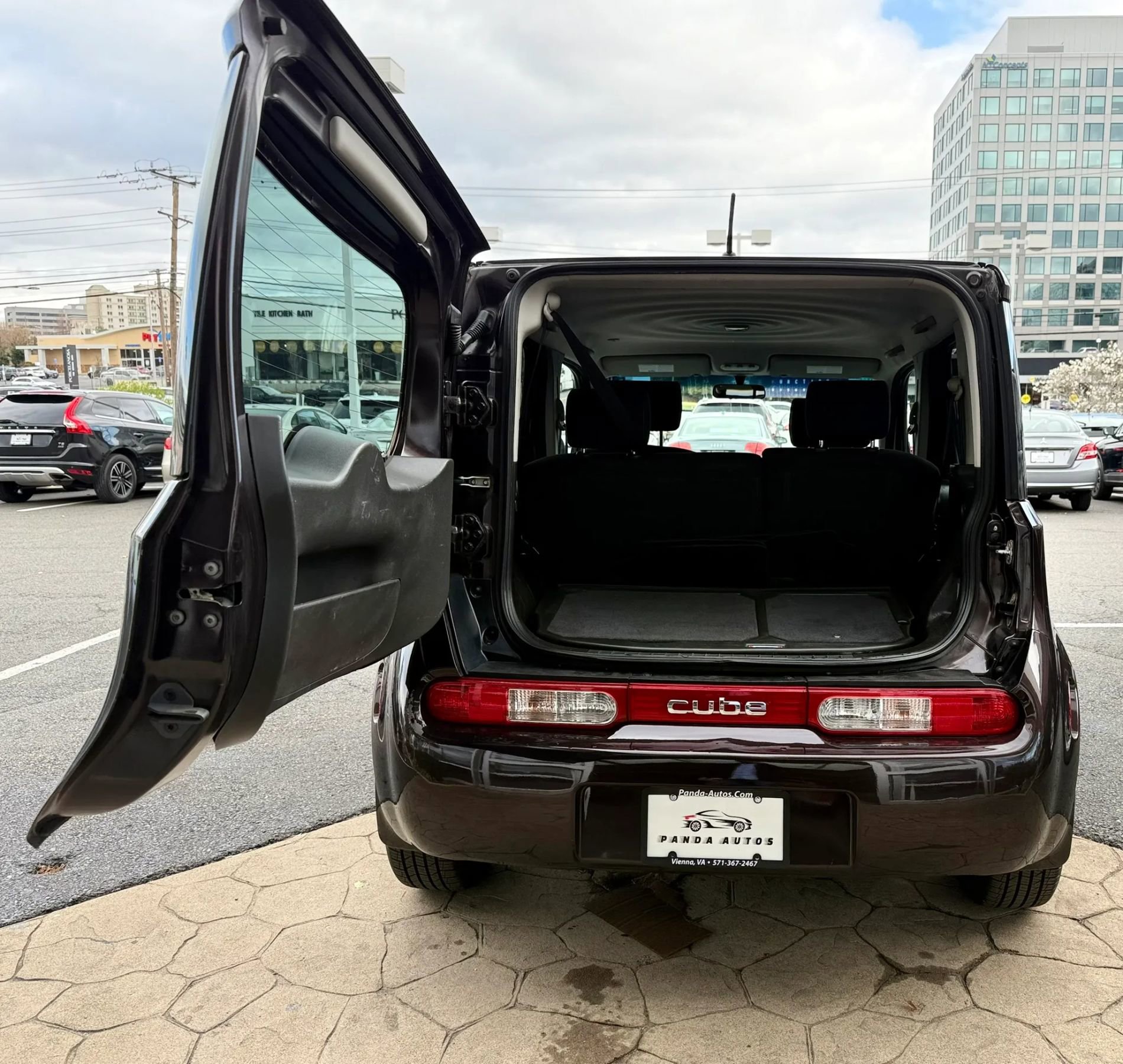 Used 2011 Nissan Cube 1.8 SL w/ Interior Designer Pkg image 35