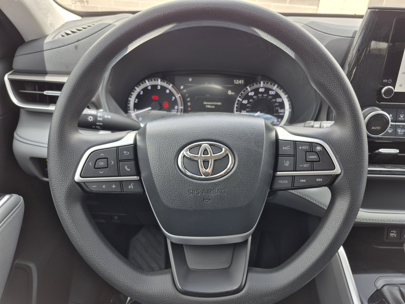Used 2023 Toyota Highlander L image 8