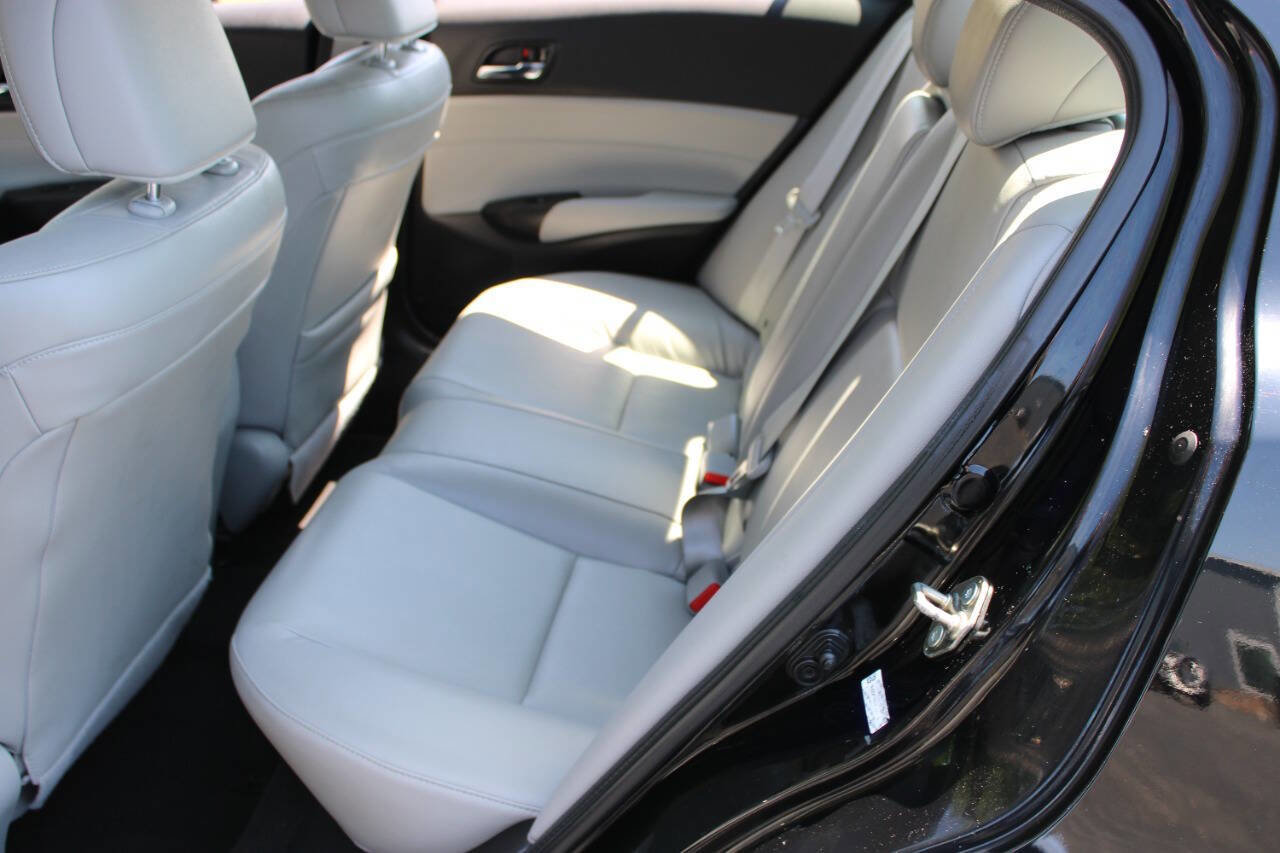 Used 2017 Acura ILX image 11