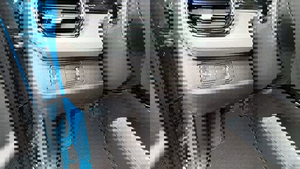 New 2027 Chevrolet Bolt LT w/ Comfort Package image 18