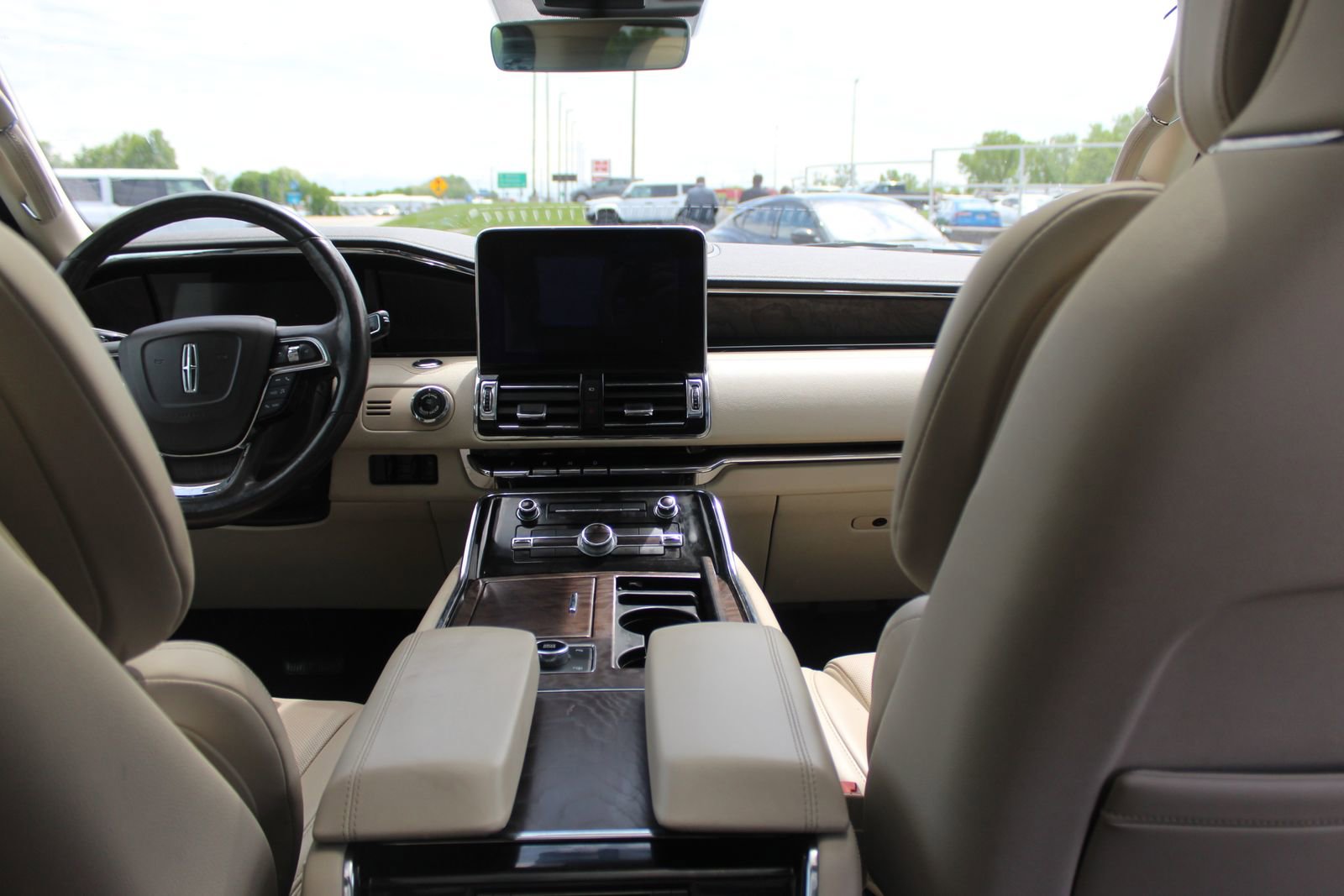 Used 2020 Lincoln Navigator L Reserve w/ Equipment Group 208A Reserve AWD/4WD image 17