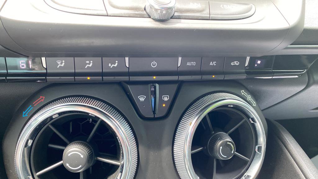 Used 2019 Chevrolet Camaro SS RWD image 18