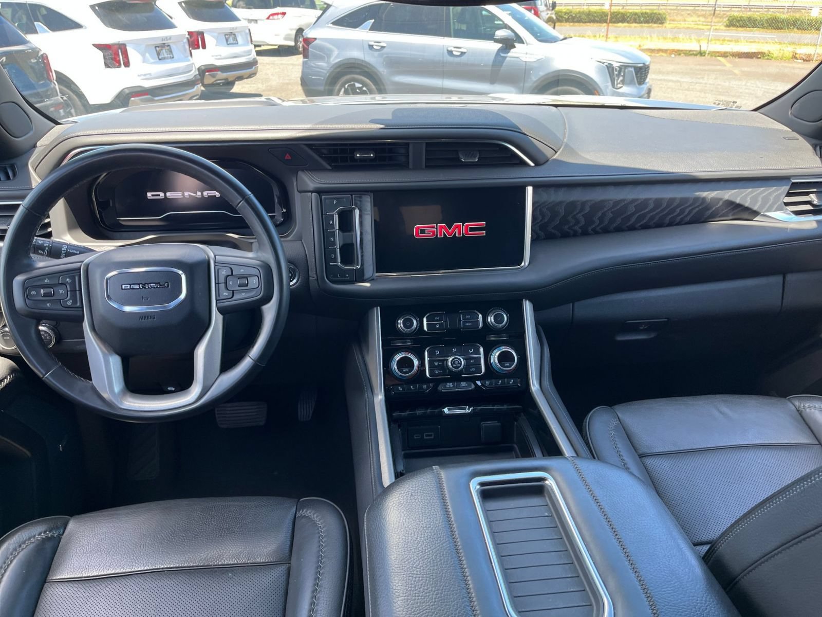 Used 2023 GMC Yukon Denali RWD image 35