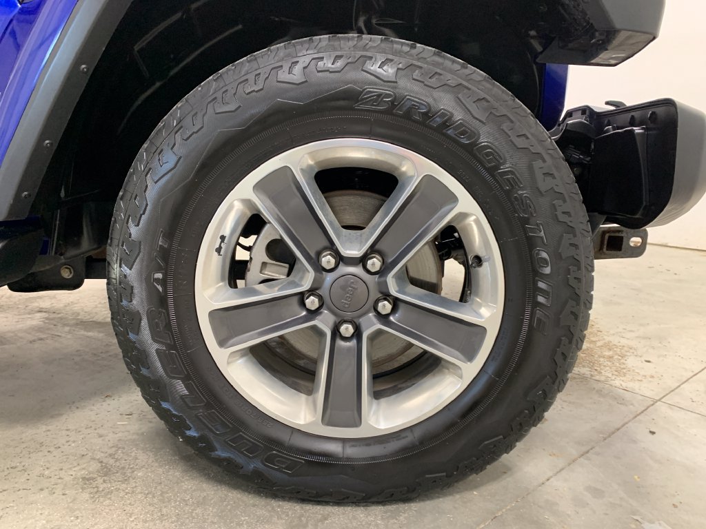 Used 2019 Jeep Wrangler Unlimited Sahara AWD/4WD image 13