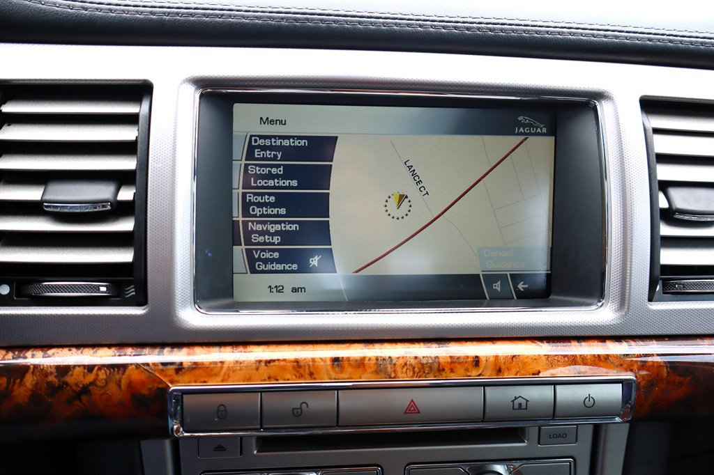 Used 2011 Jaguar XF Premium RWD image 24