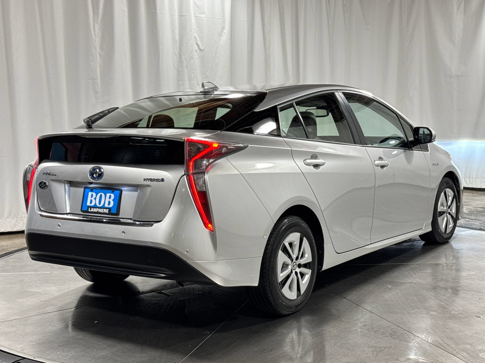 Used 2016 Toyota Prius FWD image 15