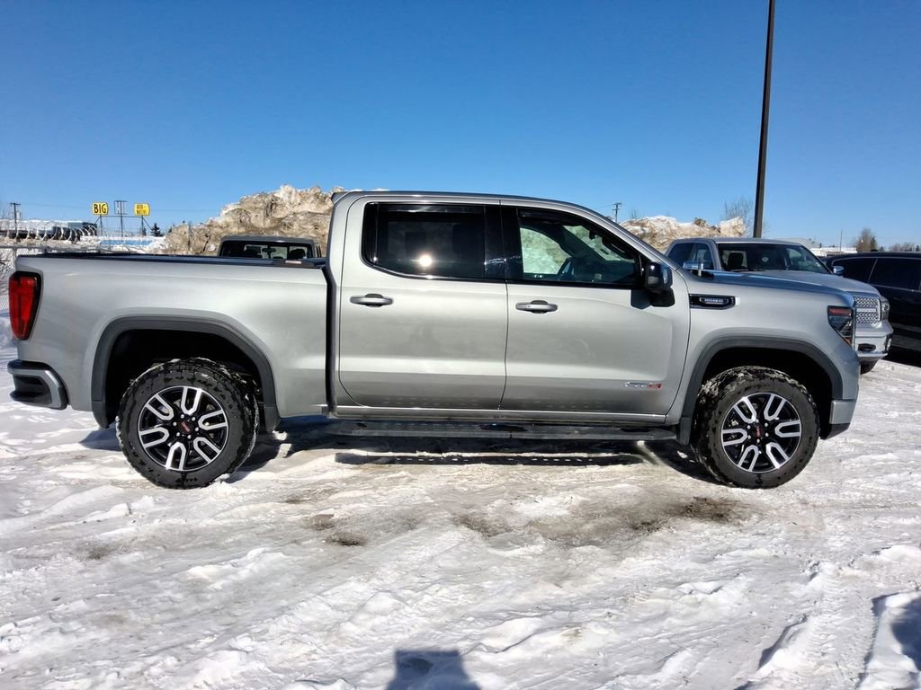 Used 2023 GMC Sierra 1500 AT4 w/ Technology Package image 9