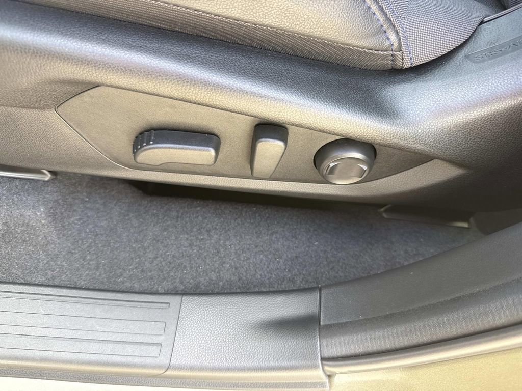 Used 2025 Subaru Forester Premium w/ Convenience Package #1 image 24
