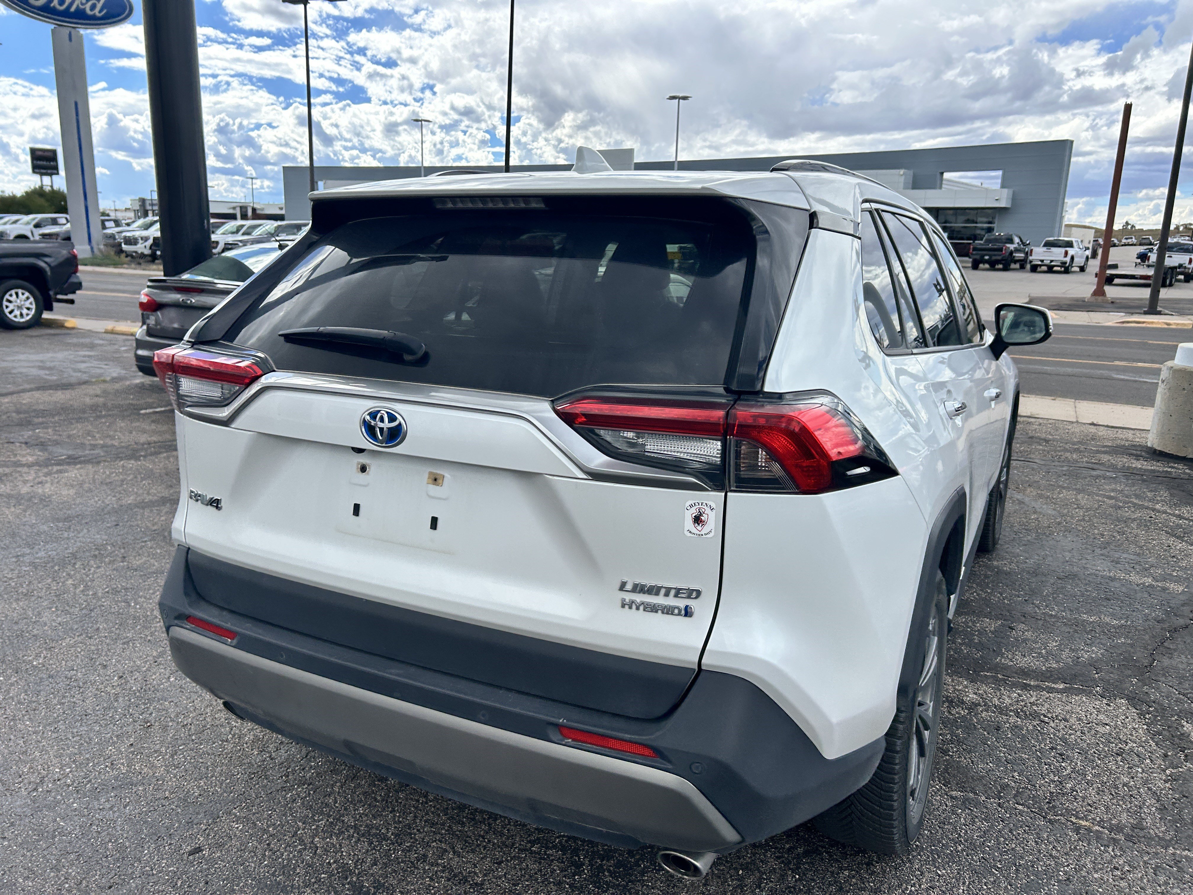 Used 2023 Toyota RAV4 Limited AWD/4WD image 5