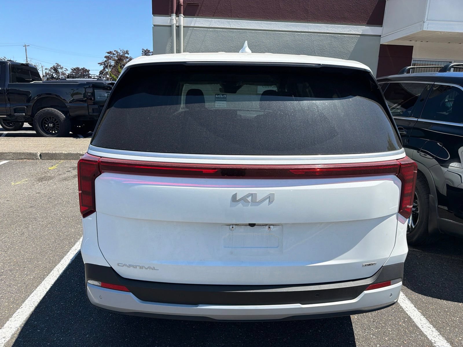 Used 2026 Kia Carnival LXS FWD image 5