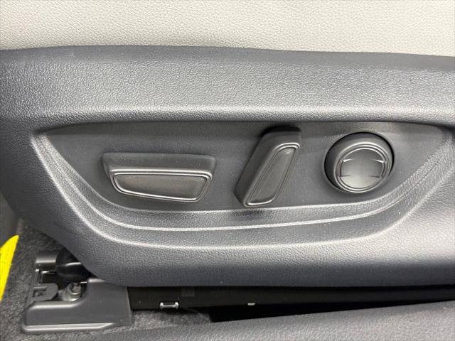 Used 2026 Toyota Camry SE FWD image 23