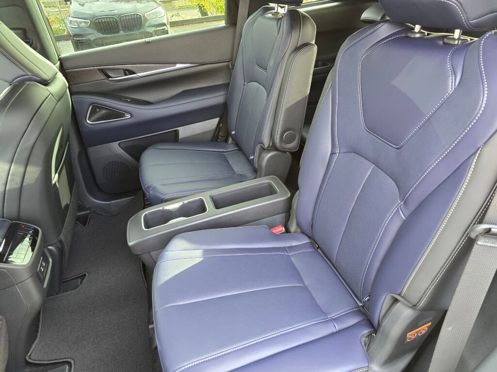 New 2026 INFINITI QX60 Sport image 19