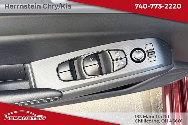 Used 2025 Nissan Altima 2.5 SV FWD image 9