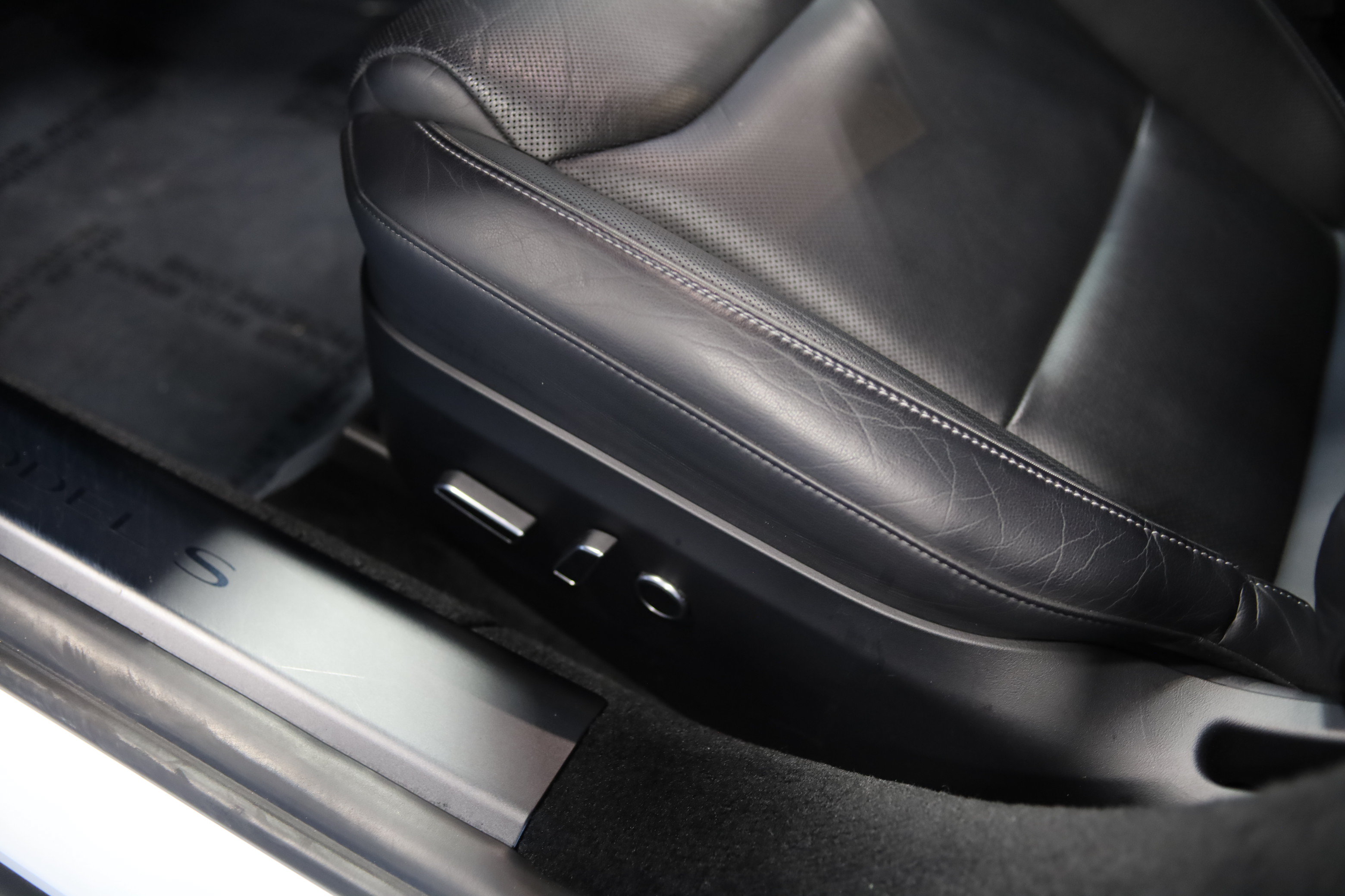Used 2021 Tesla Model S Plaid AWD/4WD image 19