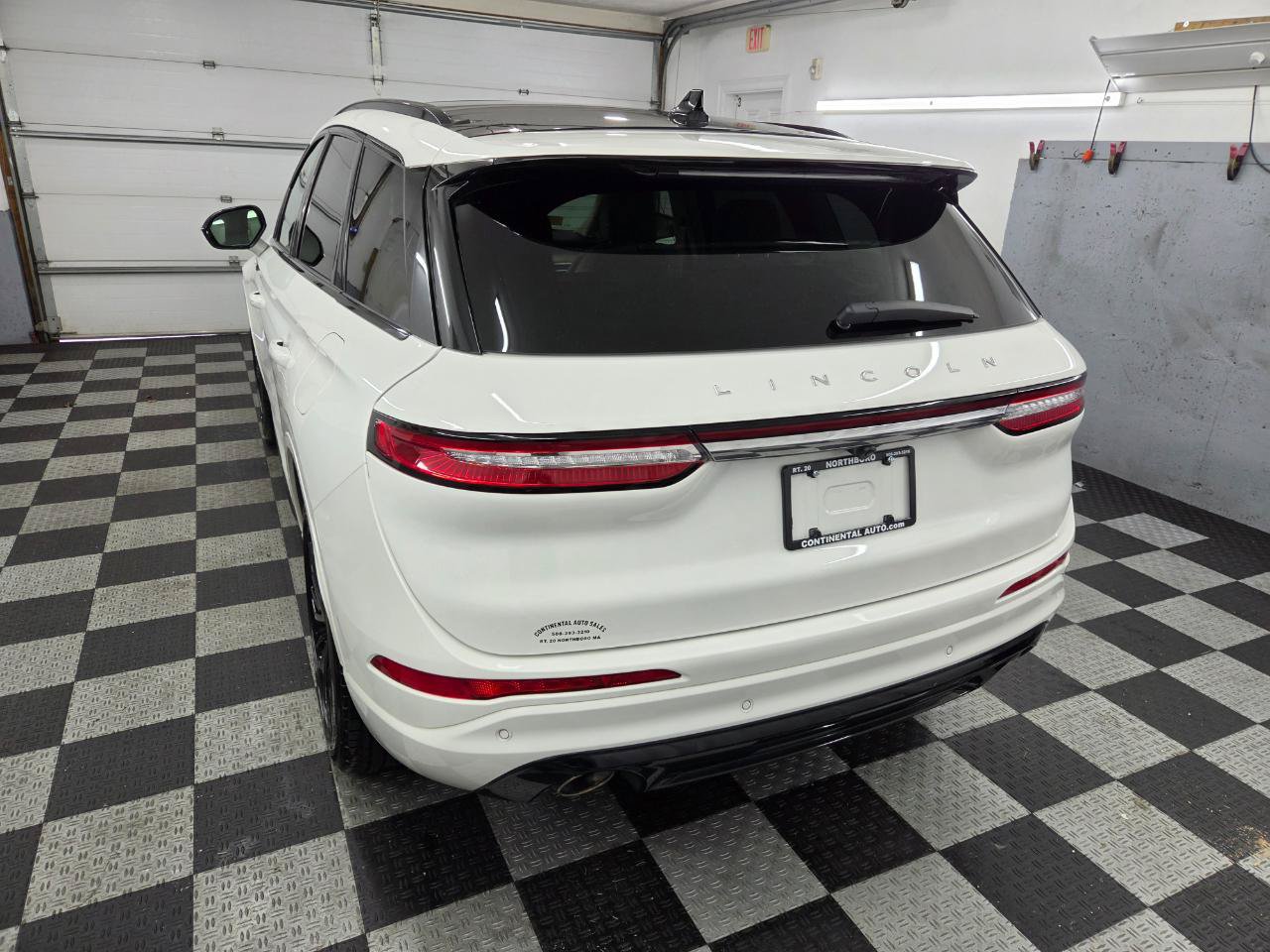 Used 2024 Lincoln Corsair Reserve w/ Equipment Group 201A AWD/4WD image 4