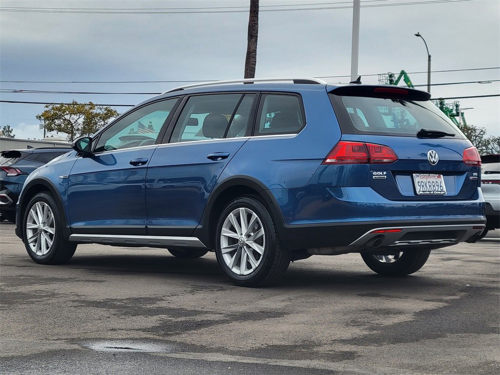 Used 2017 Volkswagen Golf Alltrack SE image 2