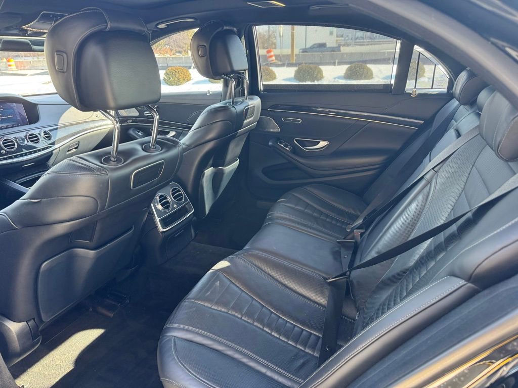 Used 2019 Mercedes-Benz S 560 4MATIC Sedan w/ AMG Line Exterior image 35