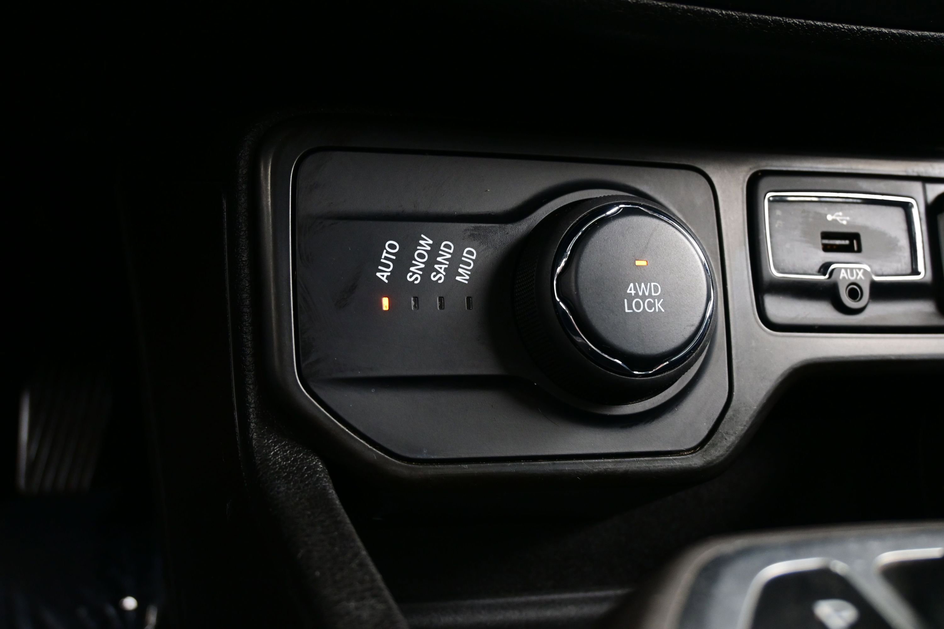 Used 2022 Jeep Renegade Latitude AWD/4WD image 19
