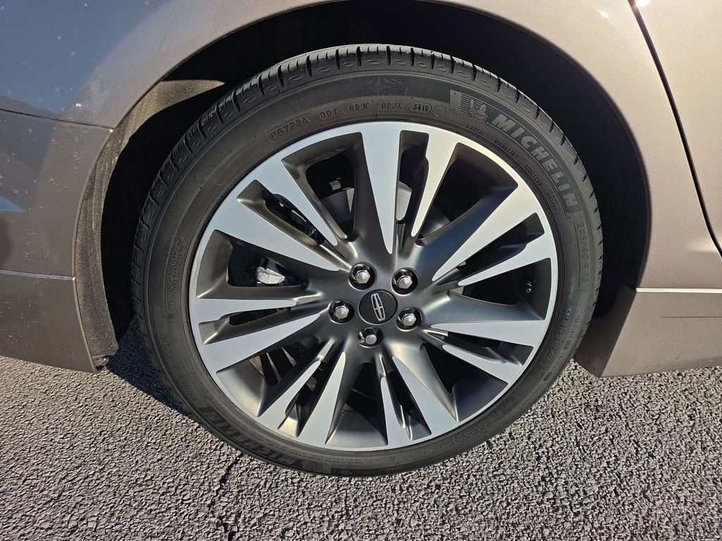 Used 2020 Lincoln MKZ Reserve image 12