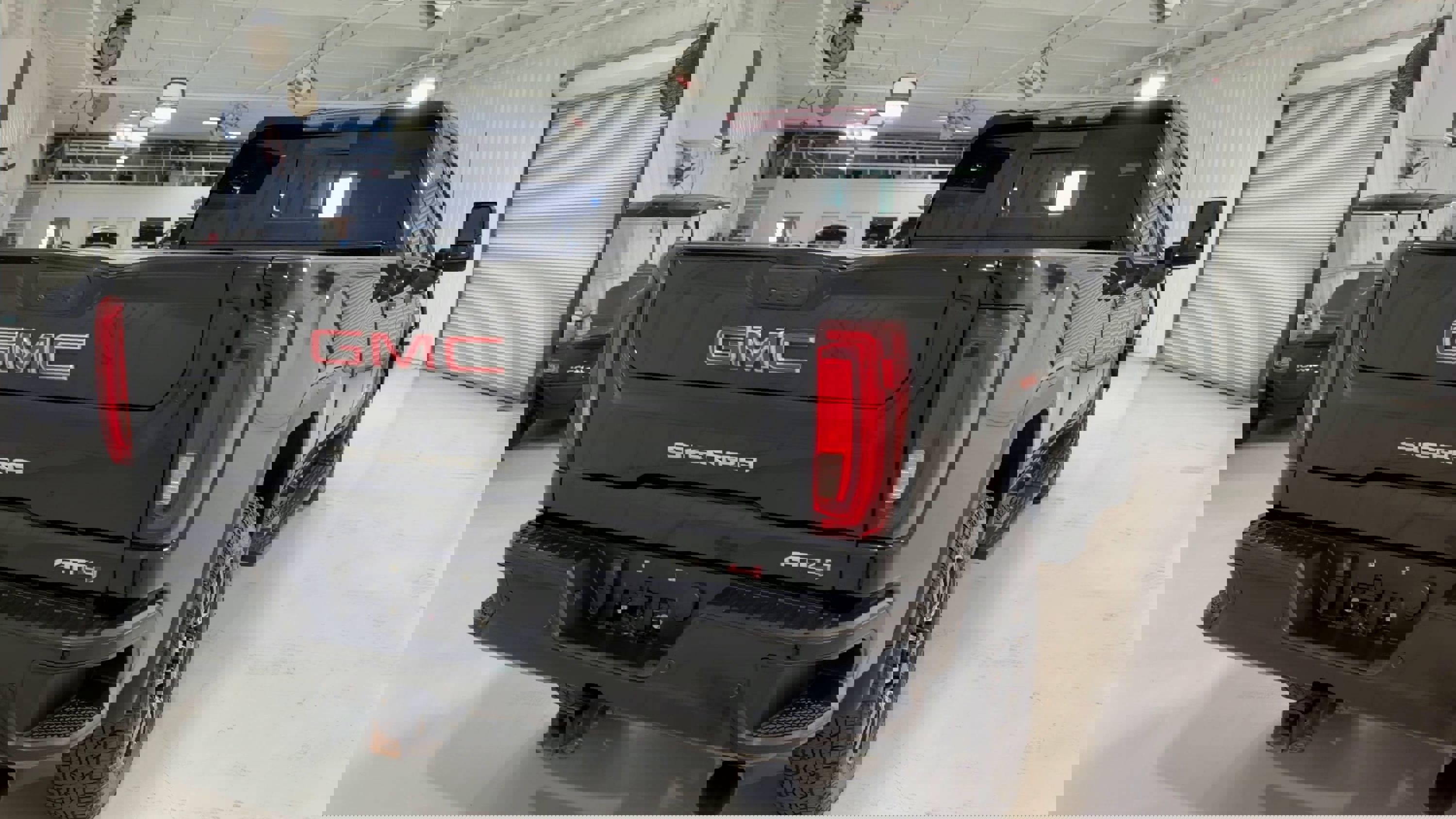 Used 2020 GMC Sierra 2500 AT4 w/ AT4 Premium Package image 9