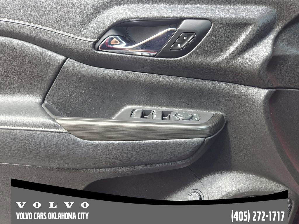 Used 2021 GMC Acadia SLT FWD image 22