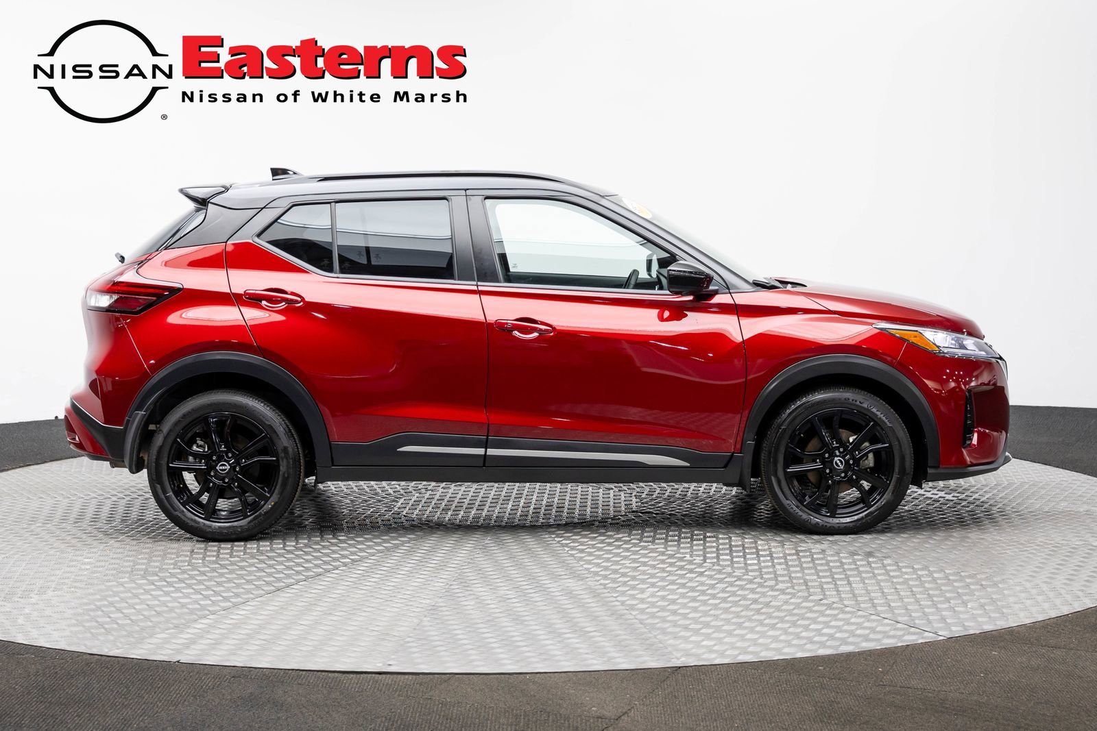 Used 2023 Nissan Kicks SR w/ SR Premium Package image 5