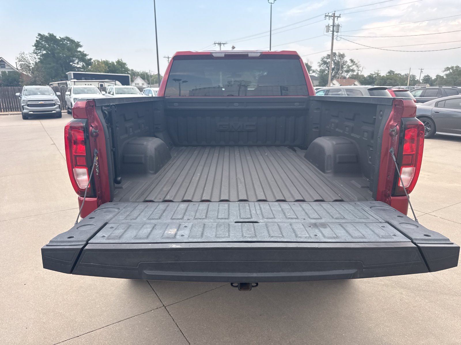 Used 2022 GMC Sierra 1500 Elevation w/ LPO, Elevation Black Package AWD/4WD image 17