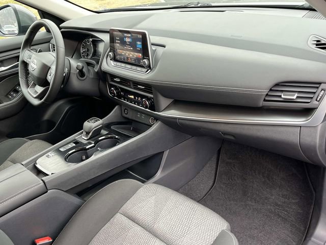 Used 2025 Nissan Rogue SV image 23