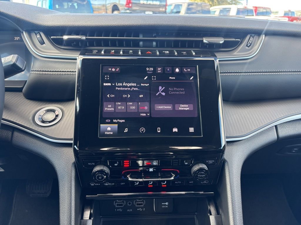 New 2025 Jeep Grand Cherokee Altitude image 32