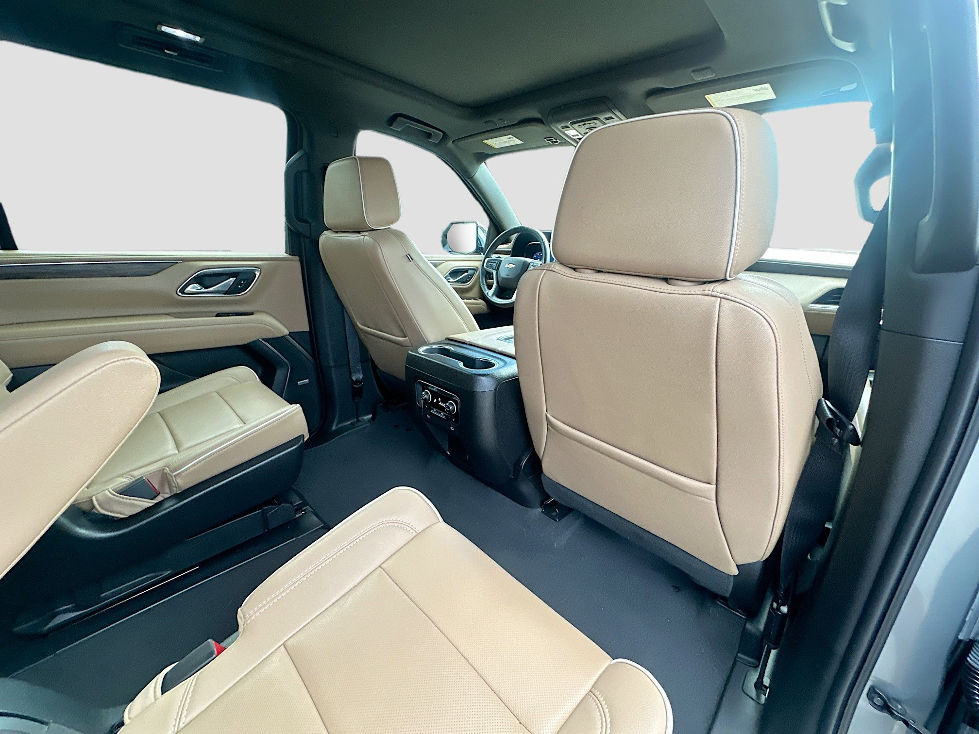 Used 2023 Chevrolet Suburban Premier RWD image 30