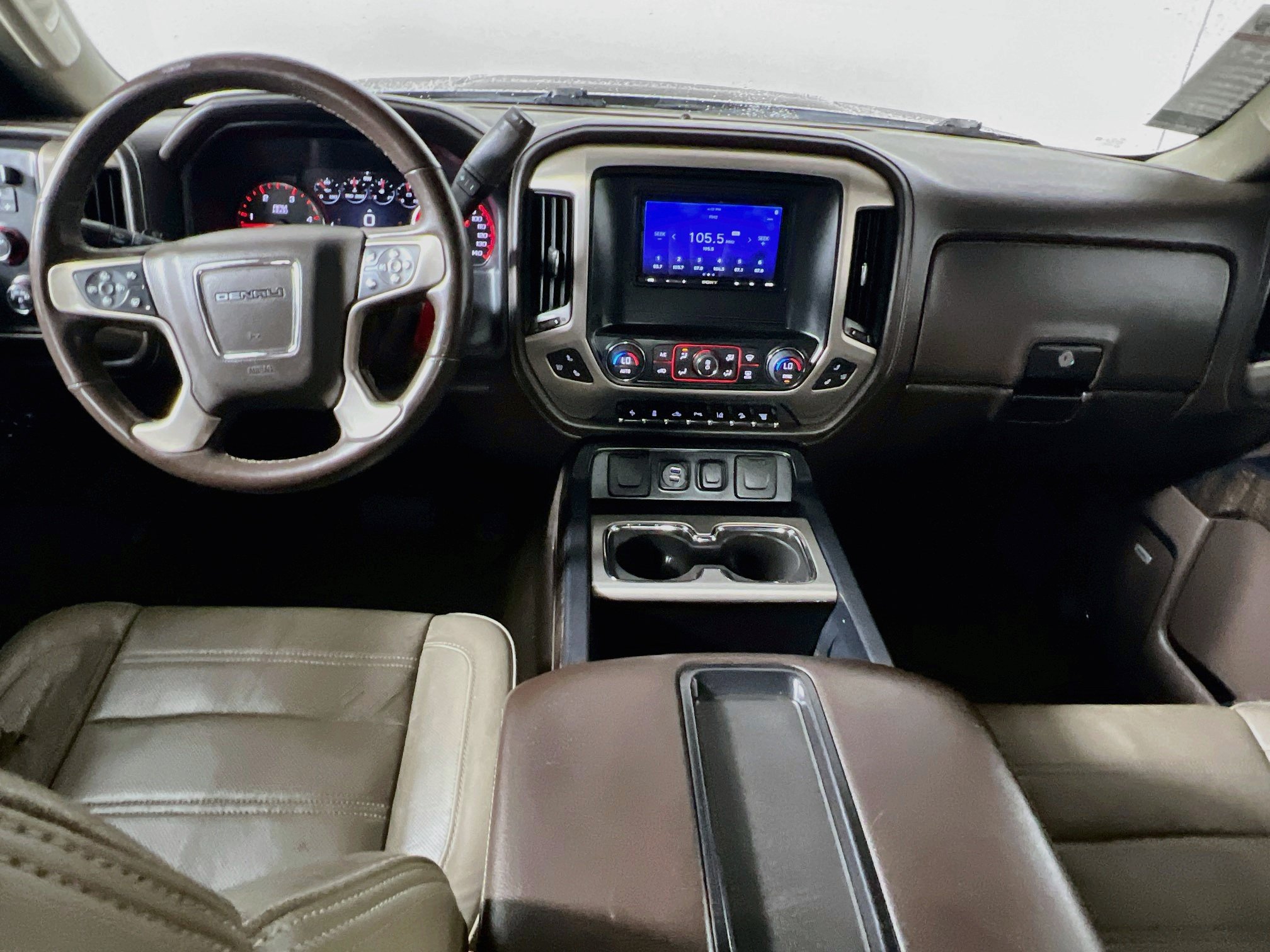 Used 2015 GMC Sierra 2500 Denali w/ Duramax Plus Package AWD/4WD image 28