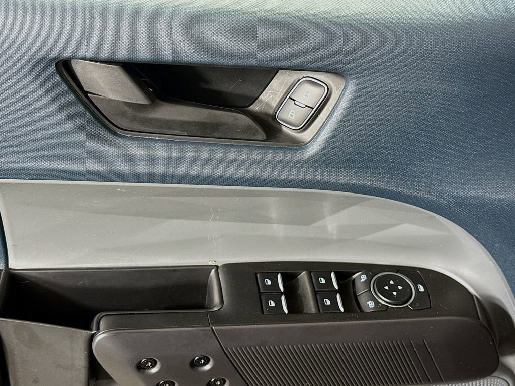 Used 2025 Ford Maverick XL w/ Equipment Group 102A image 21