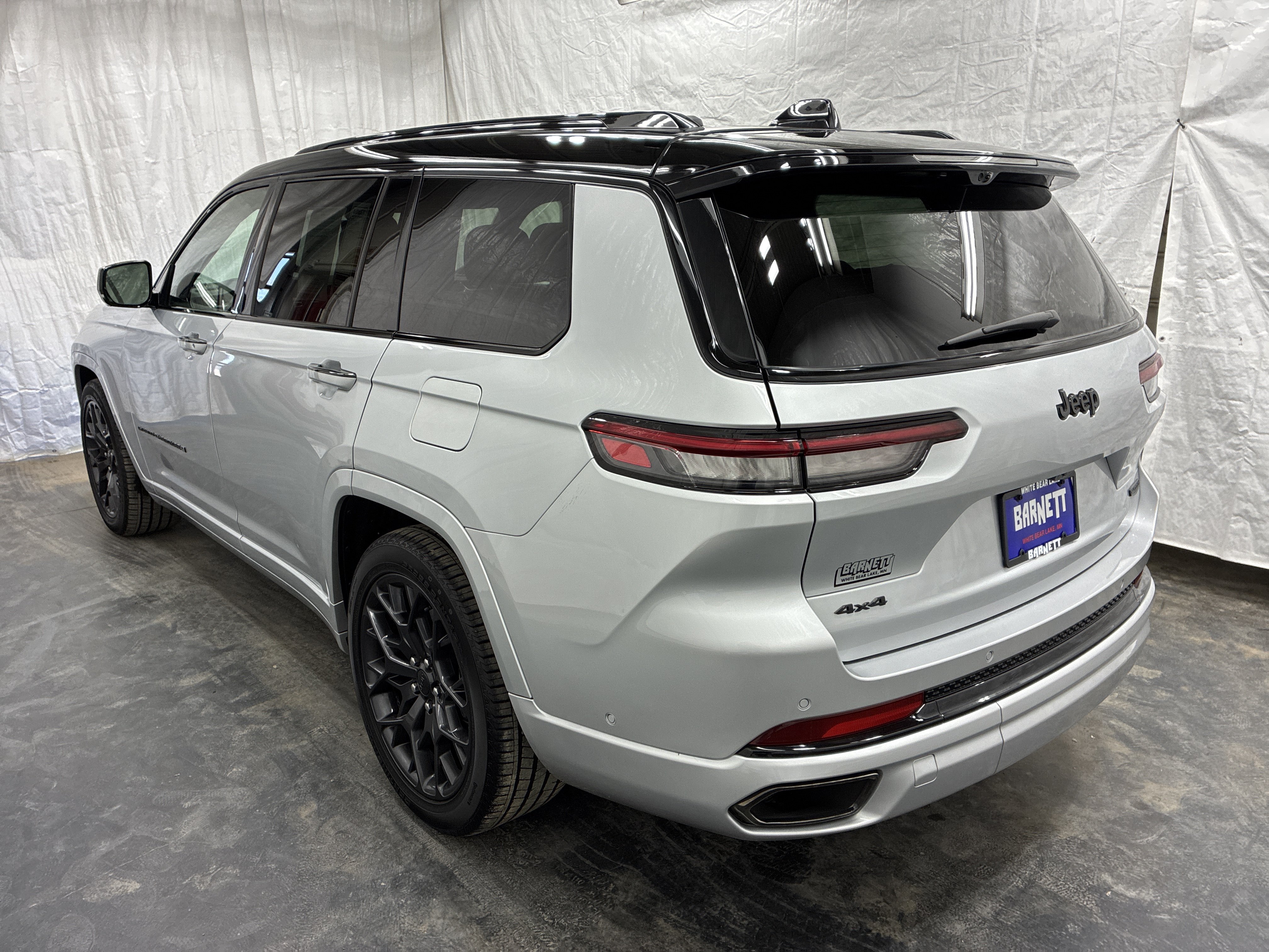Certified 2025 Jeep Grand Cherokee L Summit AWD/4WD image 6